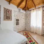 Leon - Old - 6 People Villa Qeparo