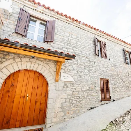 Leon - Old - 6 People Qeparo