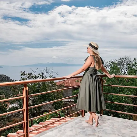 Leon - Old - 6 People Qeparo