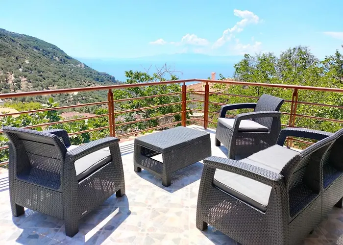 Leon - Old - 6 People Qeparo