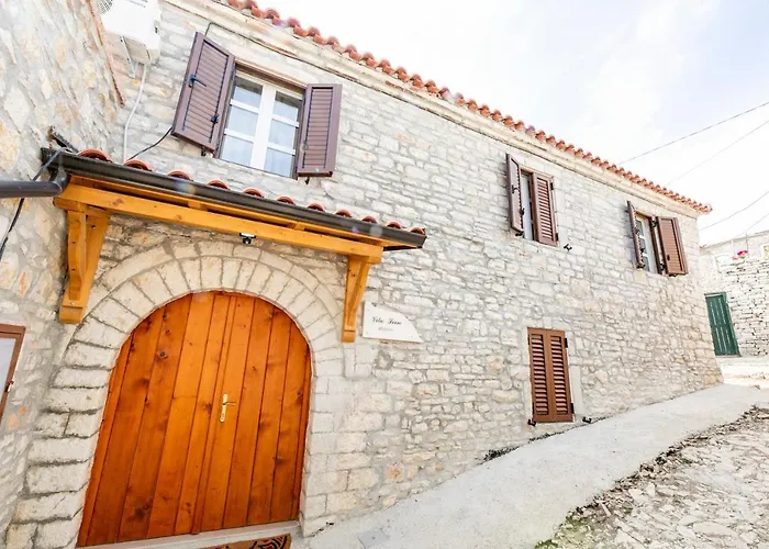 Leon - Old - 6 People Qeparo