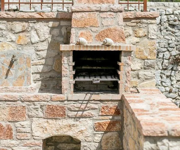 Leon - Old - 6 People *